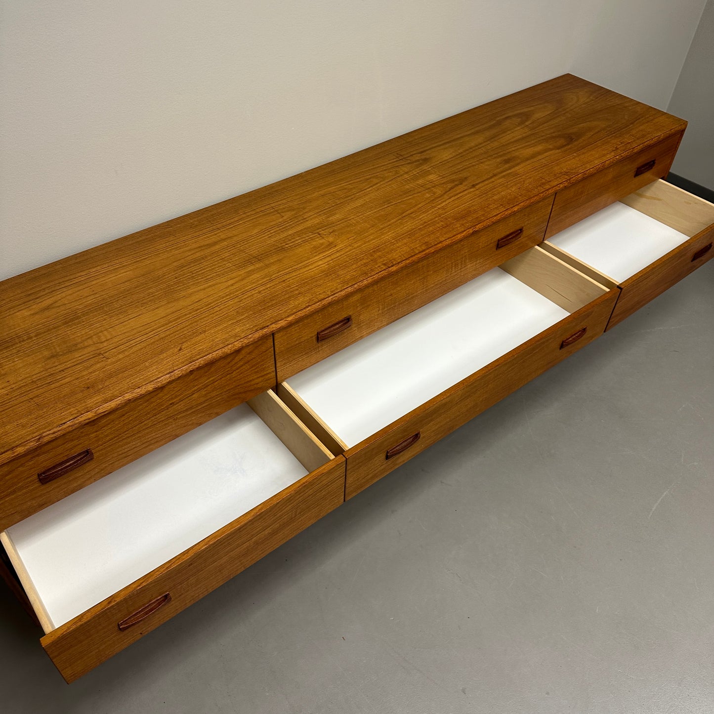 Mid-Century Modern Teak 9 Drawers Dresser