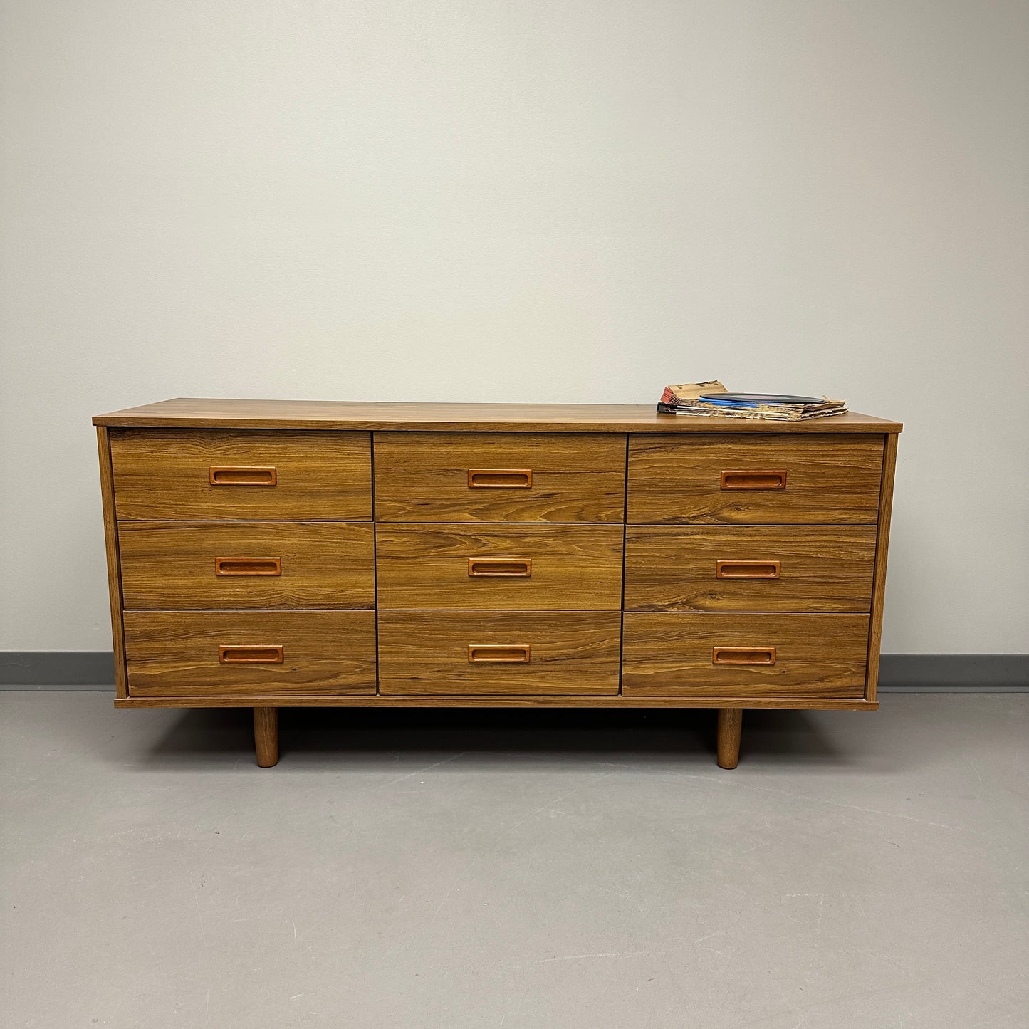Mid-Century 9 Drawers Dresser by DeFehr