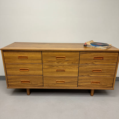 Mid-Century 9 Drawers Dresser by DeFehr