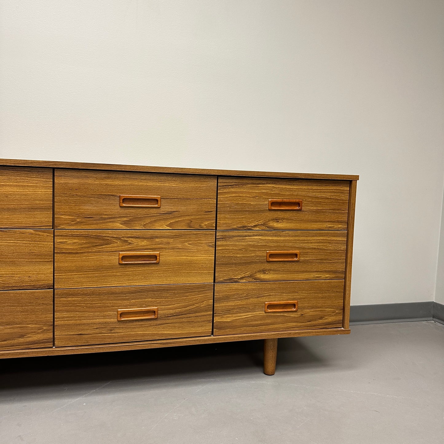 Mid-Century 9 Drawers Dresser by DeFehr
