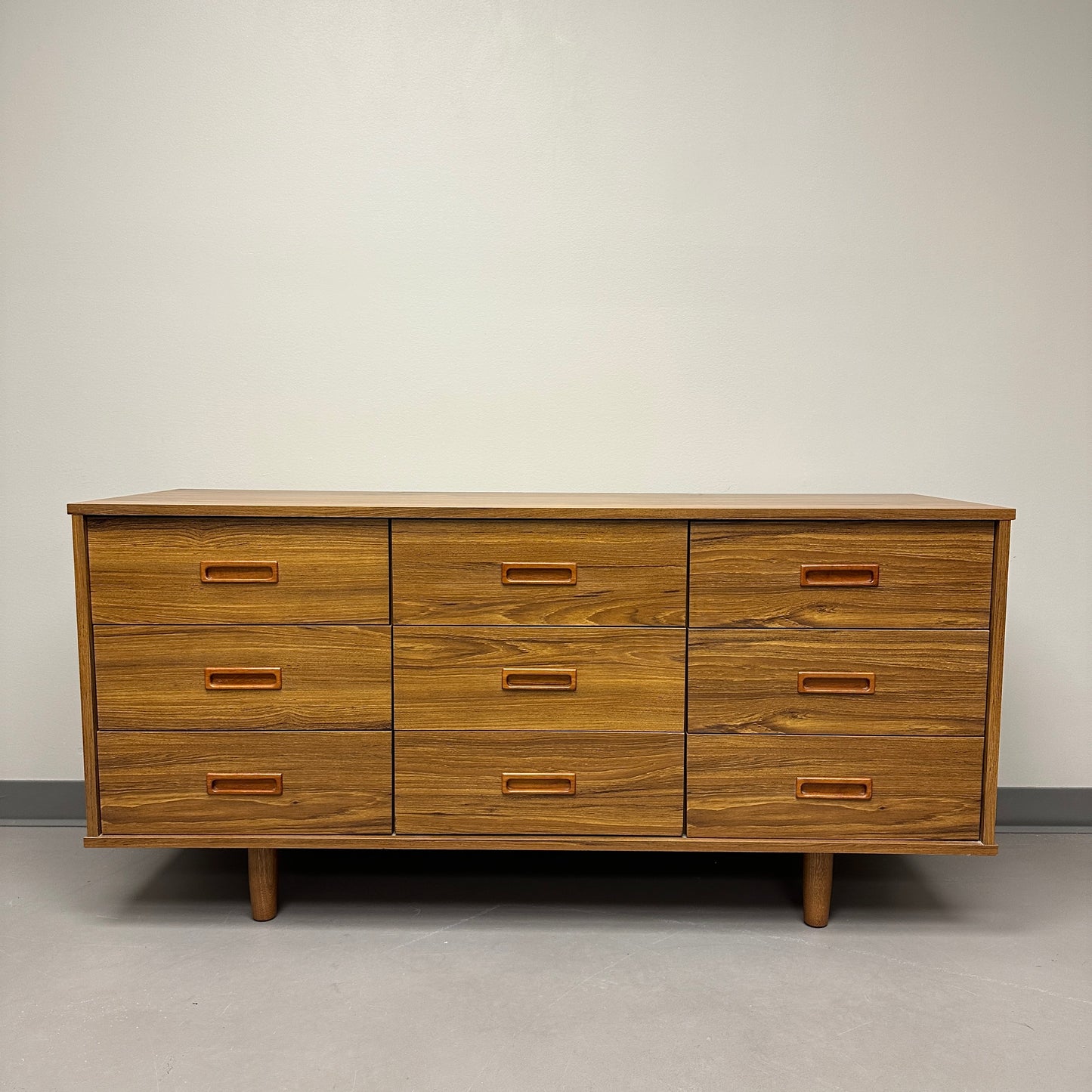 Mid-Century 9 Drawers Dresser by DeFehr