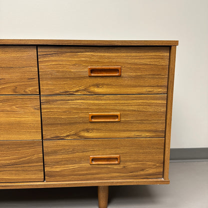 Mid-Century 9 Drawers Dresser by DeFehr
