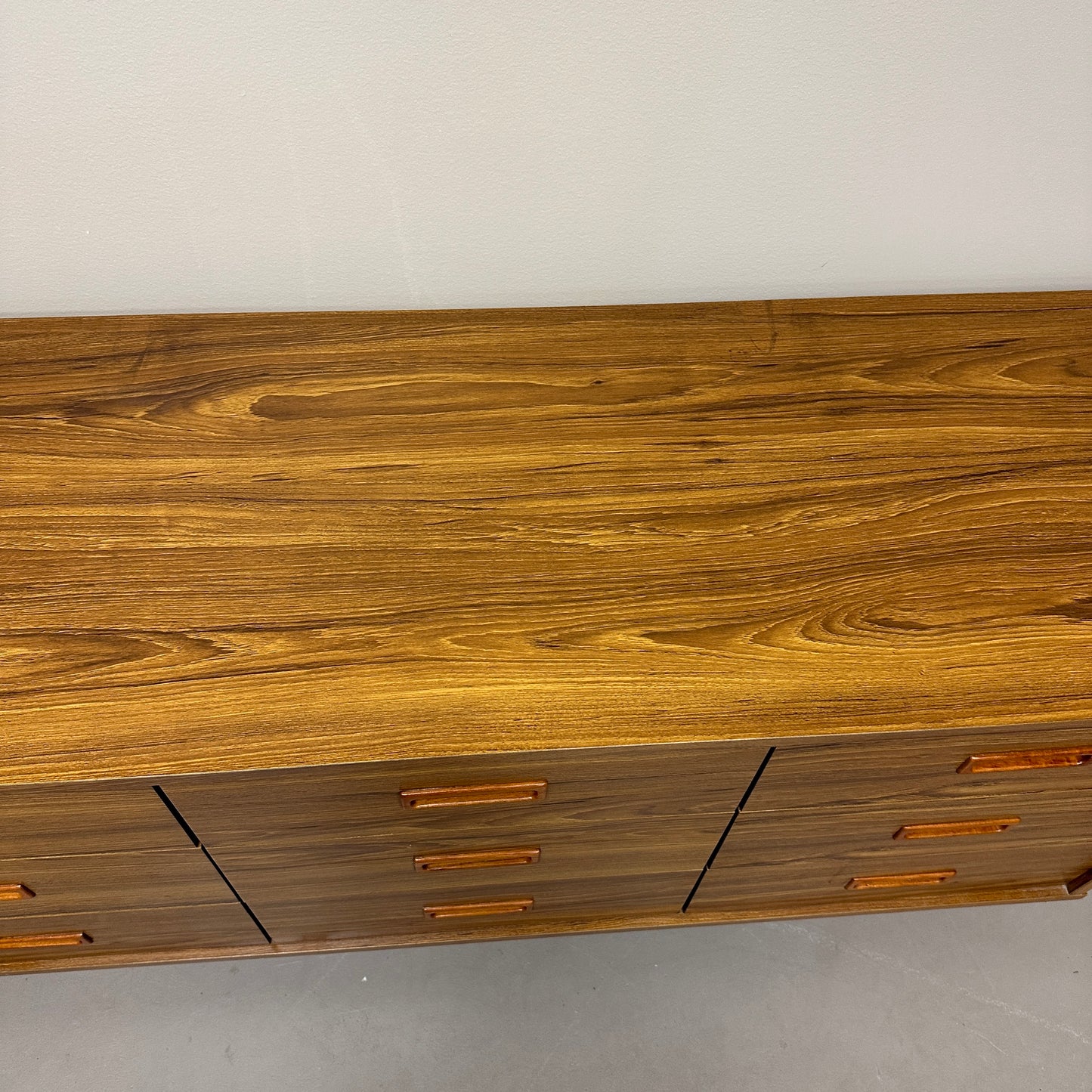 Mid-Century 9 Drawers Dresser by DeFehr