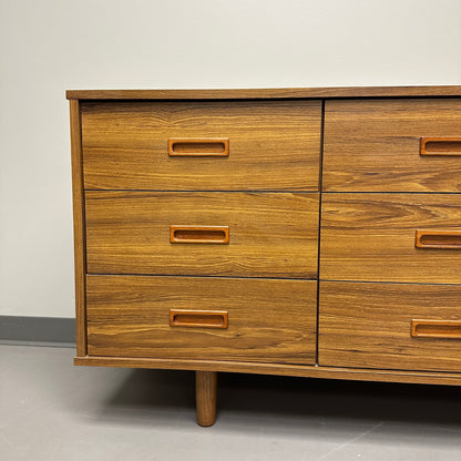 Mid-Century 9 Drawers Dresser by DeFehr