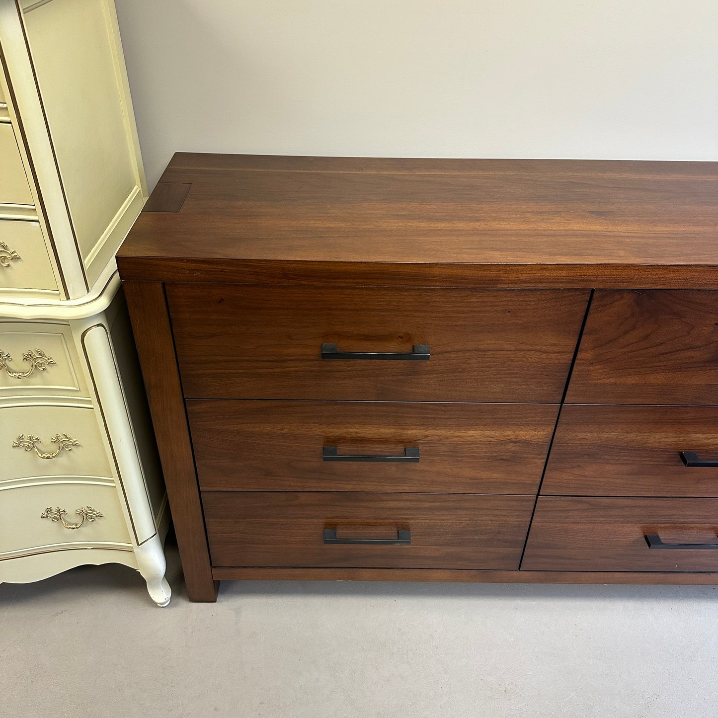 Walnut Modern 6 Drawers Dresser