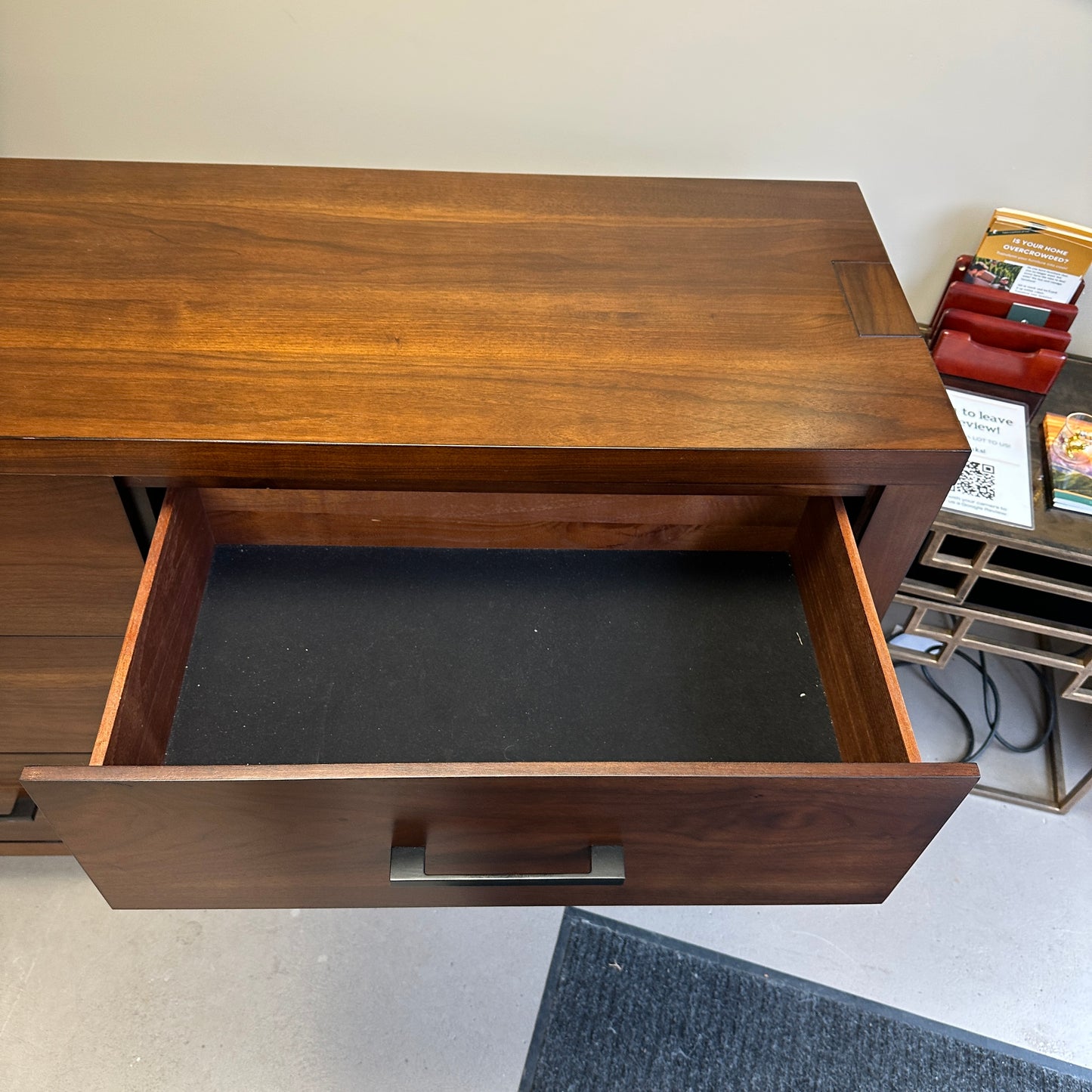 Walnut Modern 6 Drawers Dresser