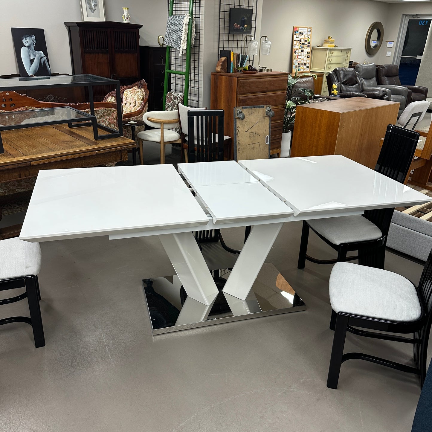 High-End Extendable Dining Table with Italian Dining Chairs
