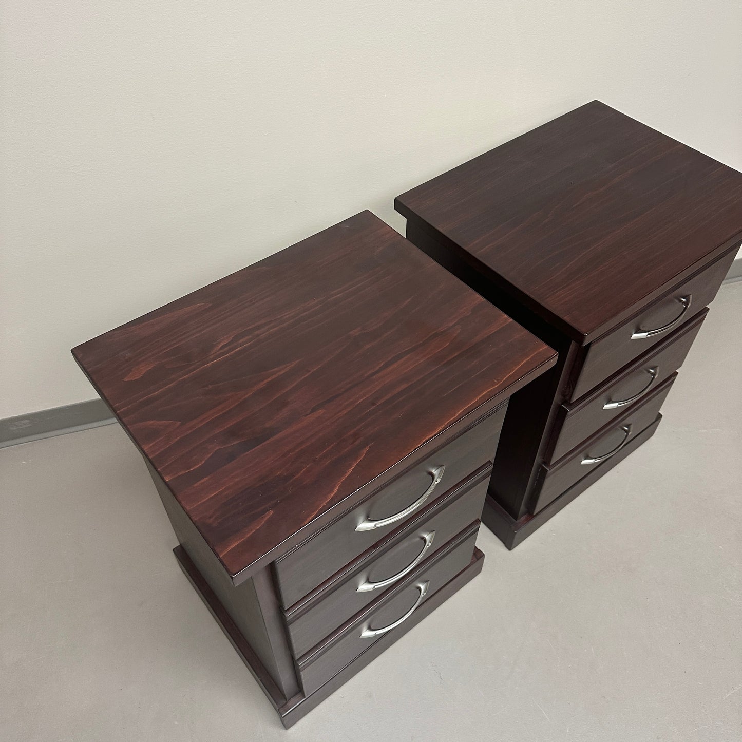 Solid Wood Chocolate Stain Nightstands (set of 2)