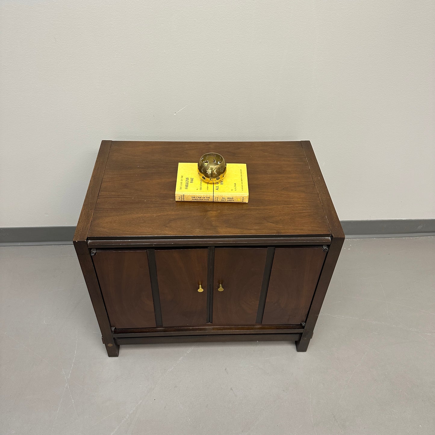 1960s Mid-Century Modern Nightstand