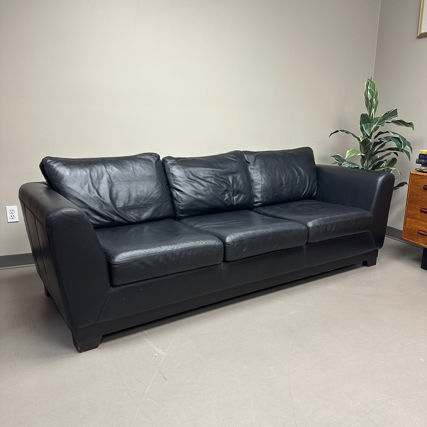 Black Leather 3 Seats Couch