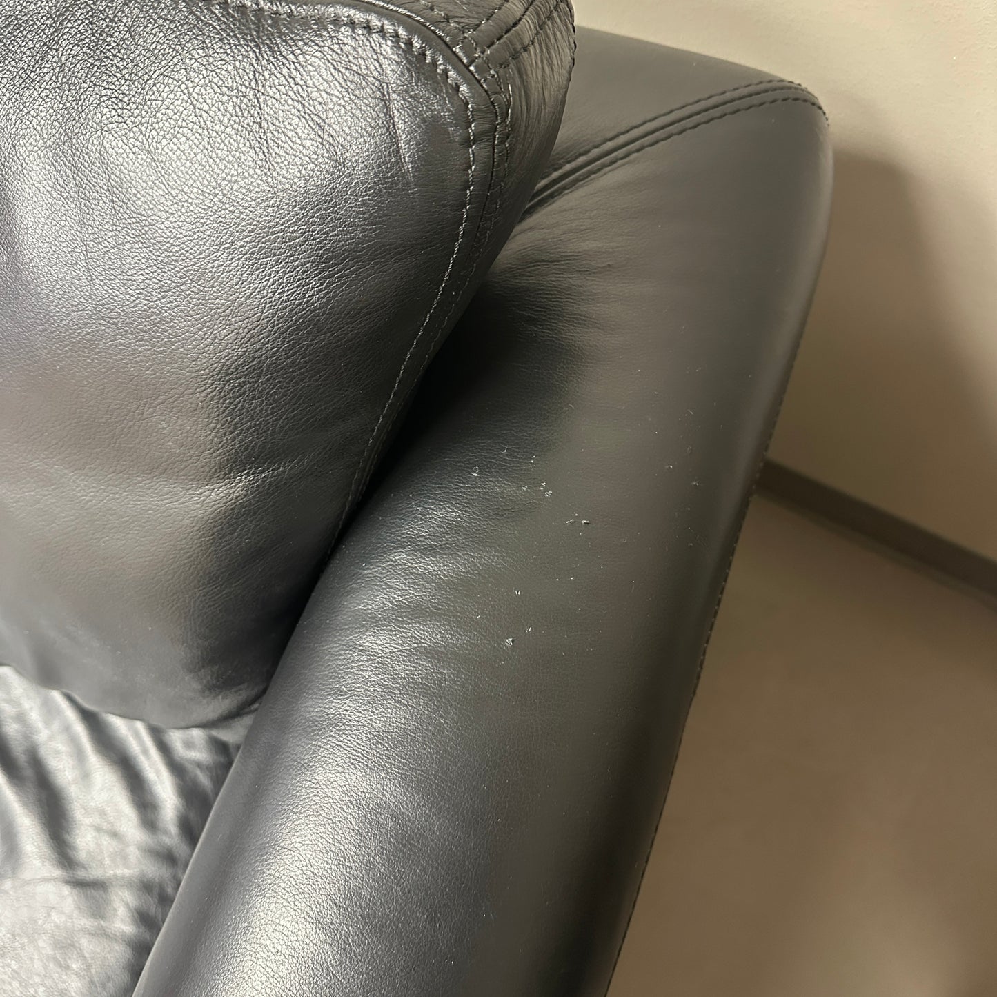 Black Leather 3 Seats Couch