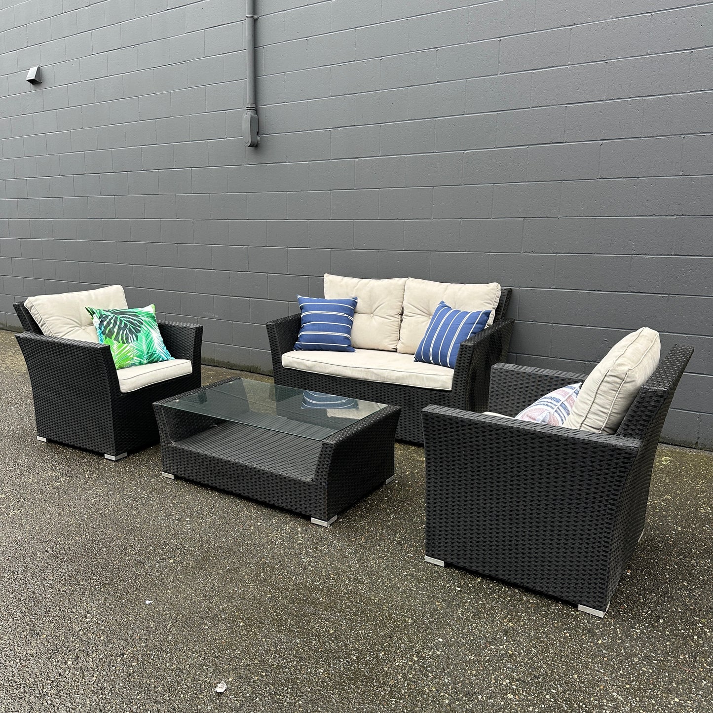 Patio Wicker Set - 4 pieces