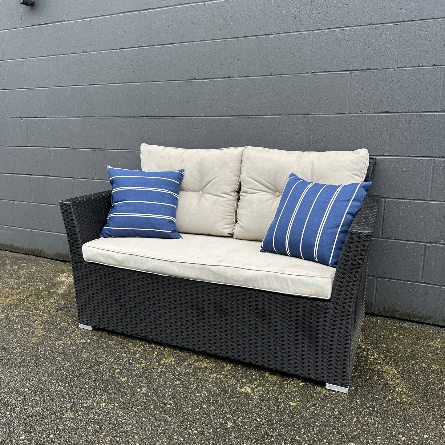Patio Wicker Love Seat + Coffee Table