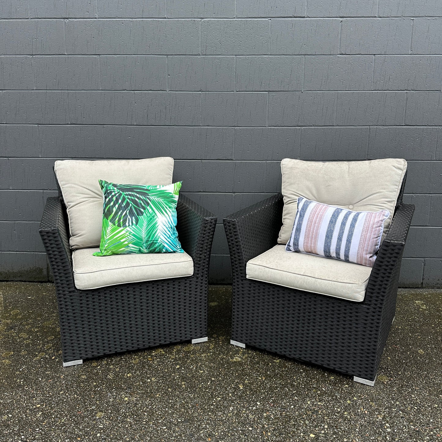 Wicker 2 Patio Chairs