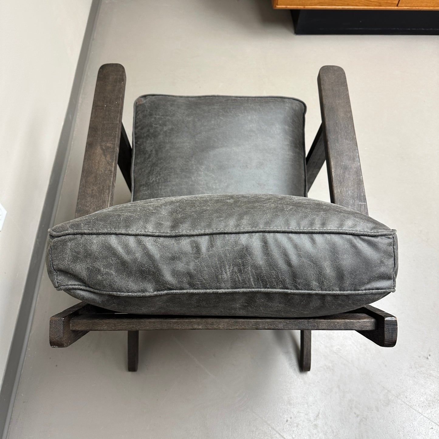 Mid-Century Modern Style Lounge Chair