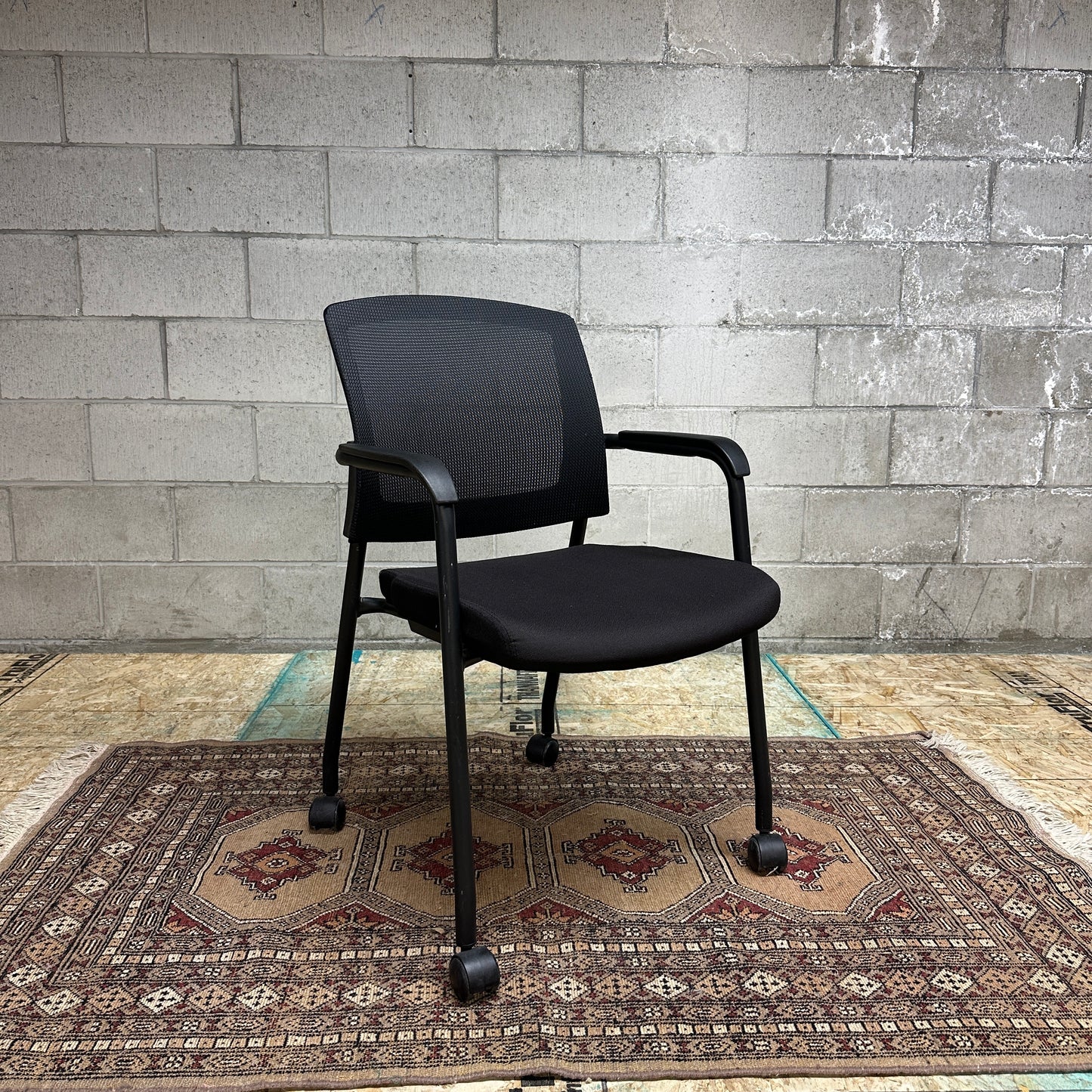 Aero Stackable Guest Chair on Wheels (x1)