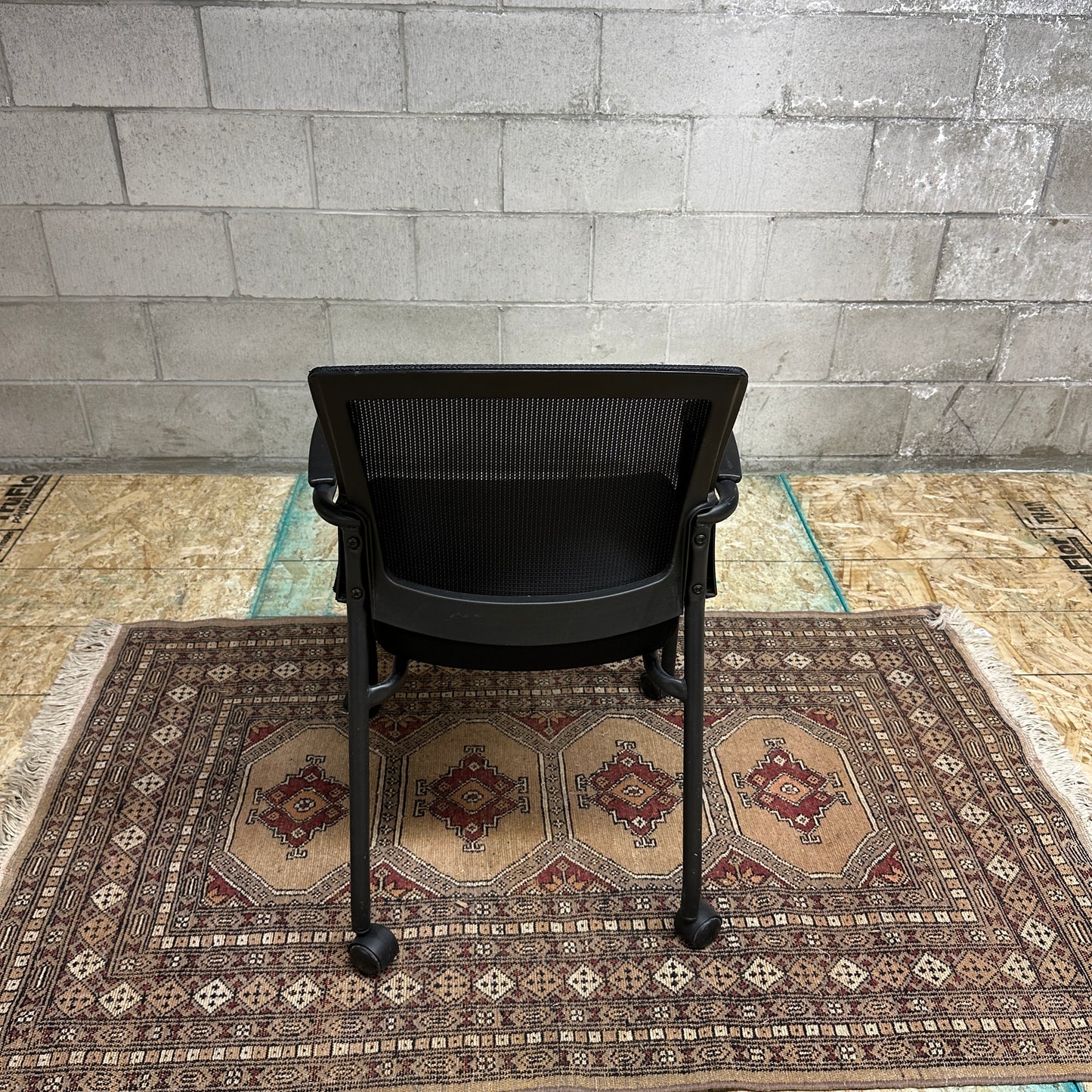 Aero Stackable Guest Chair on Wheels (x1)