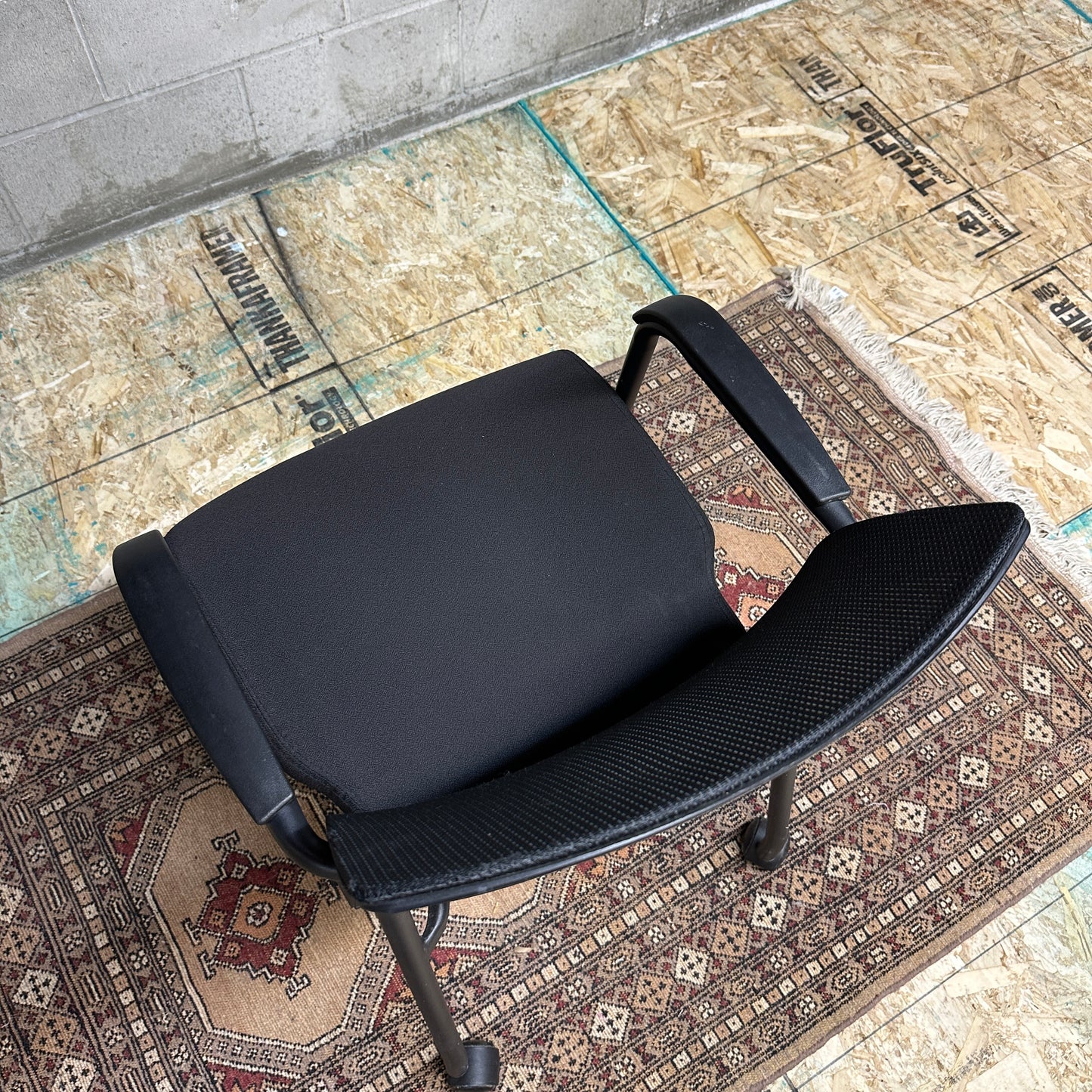 Aero Stackable Guest Chair on Wheels (x1)