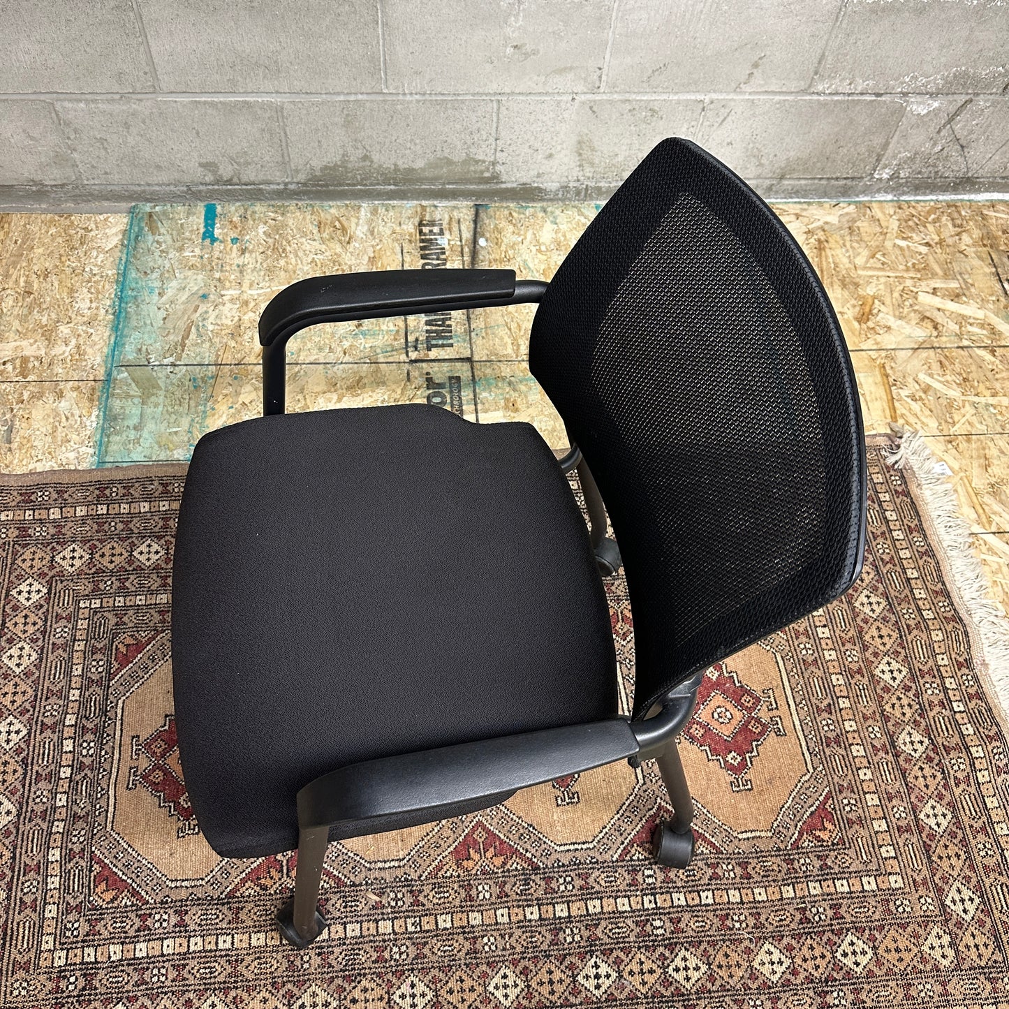 Aero Stackable Guest Chair on Wheels (x1)