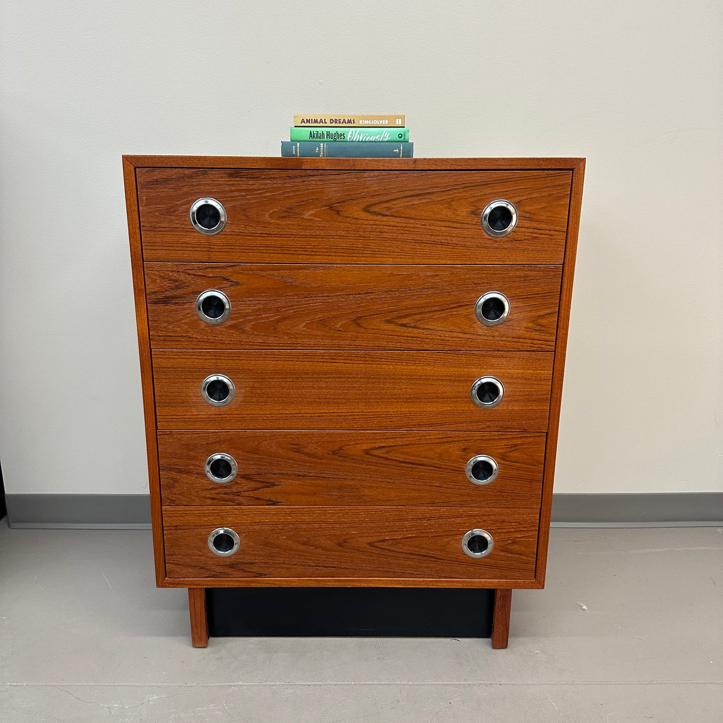 Mid-Century Modern Teak 5 Drawers Highboy Dresser