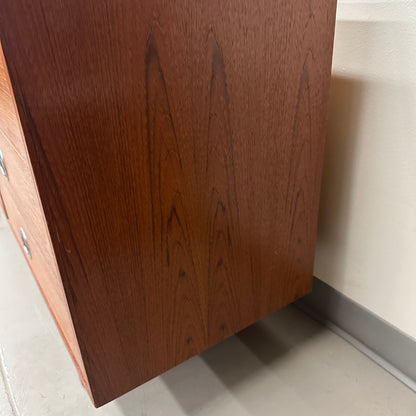 Mid-Century Modern Teak 9 Drawers Dresser