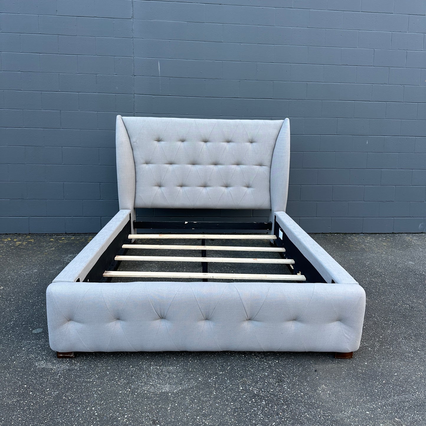 Grey Tufted Queen Size Bed