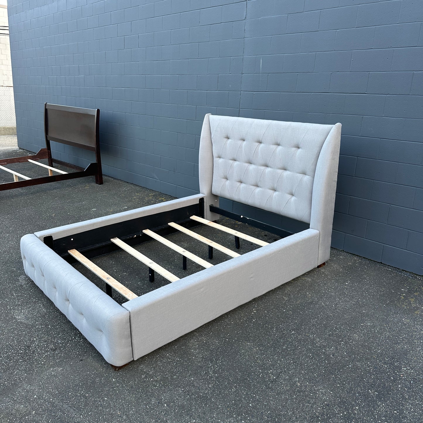 Grey Tufted Queen Size Bed