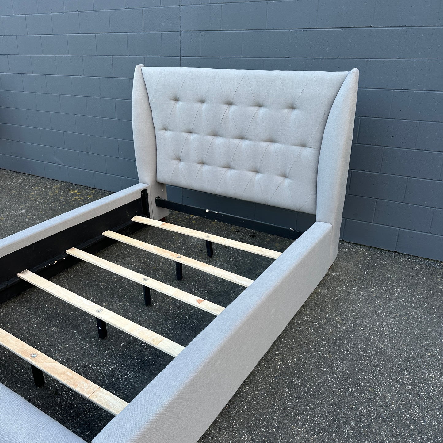 Grey Tufted Queen Size Bed