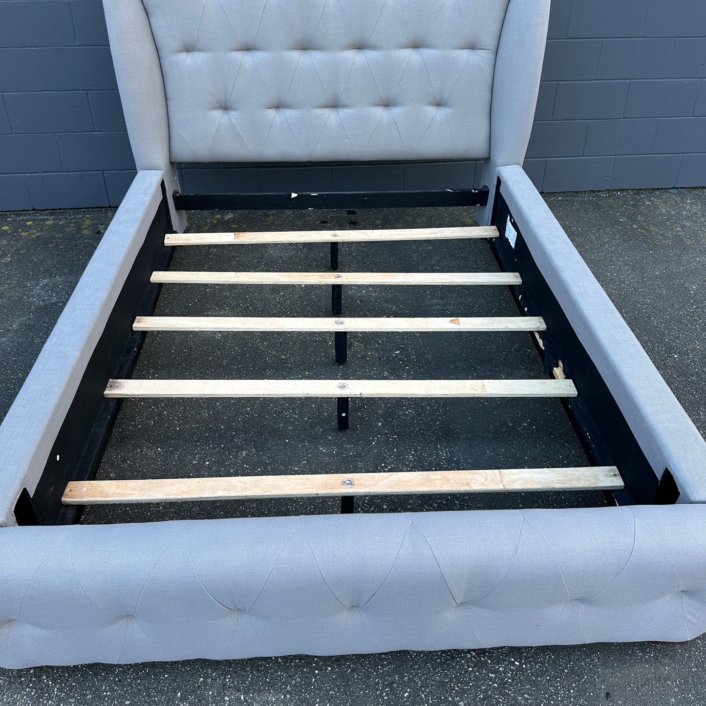 Grey Tufted Queen Size Bed