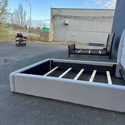 Grey Tufted Queen Size Bed