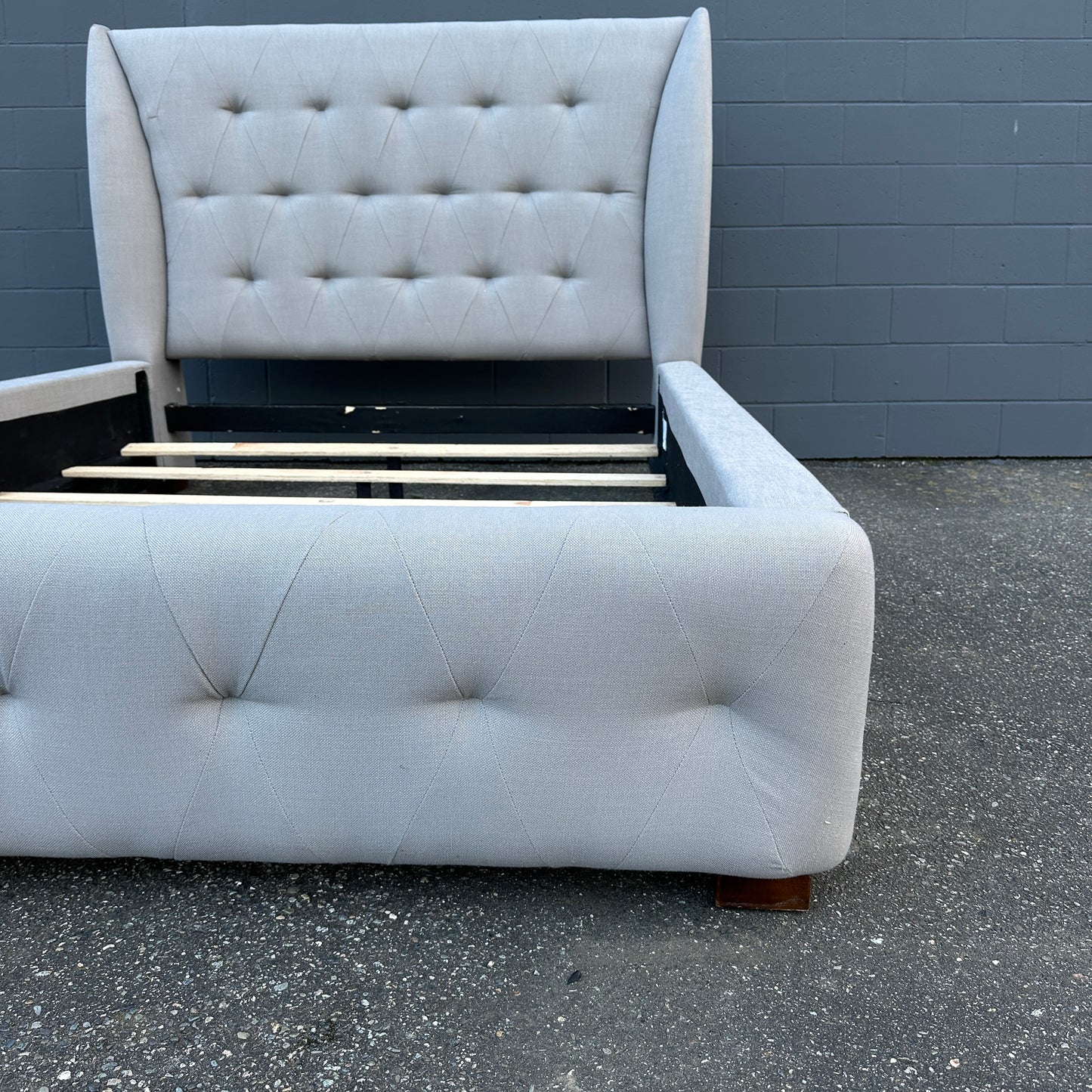 Grey Tufted Queen Size Bed