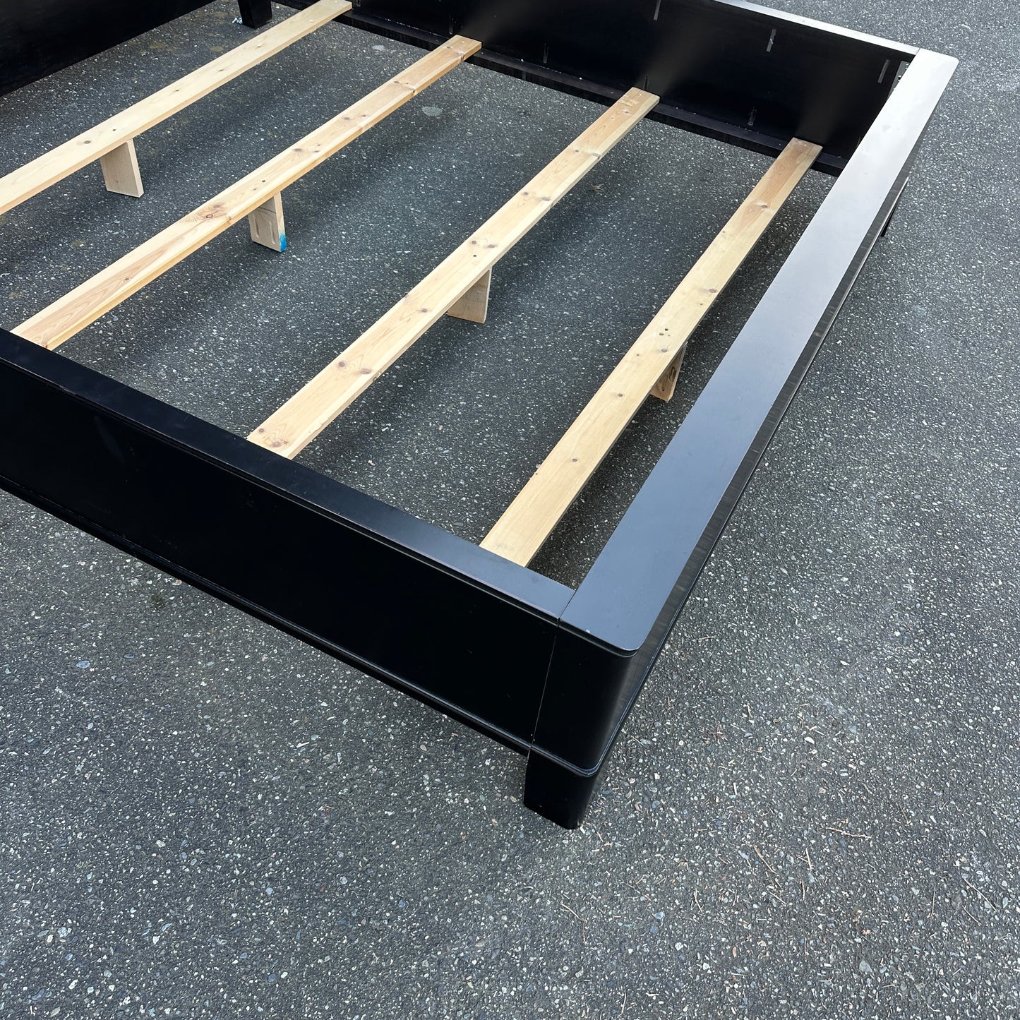 Black Solid Wood King Bed - Sandy Furniture