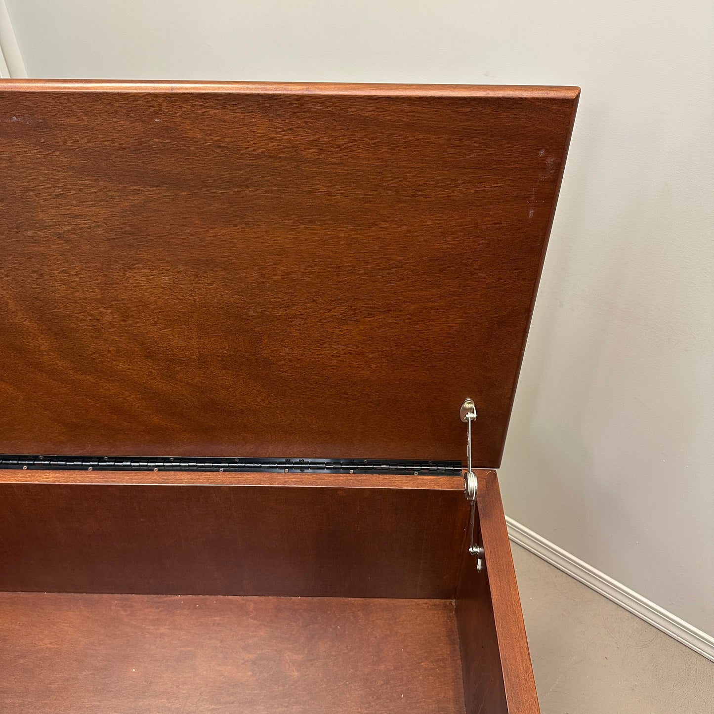 Cherry Blanket Chest/Storage