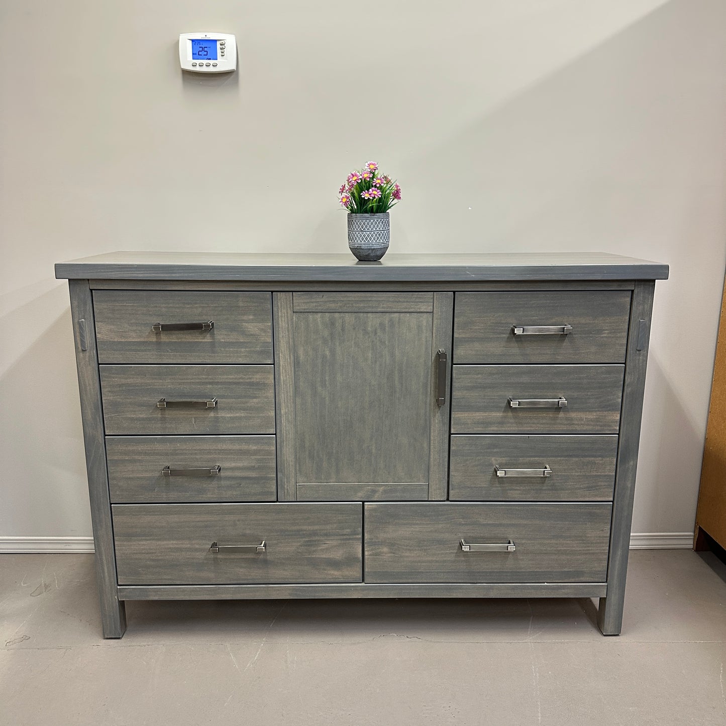 Mako Hudson 8-Drawer Dresser