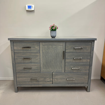 Mako Hudson 8-Drawer Dresser