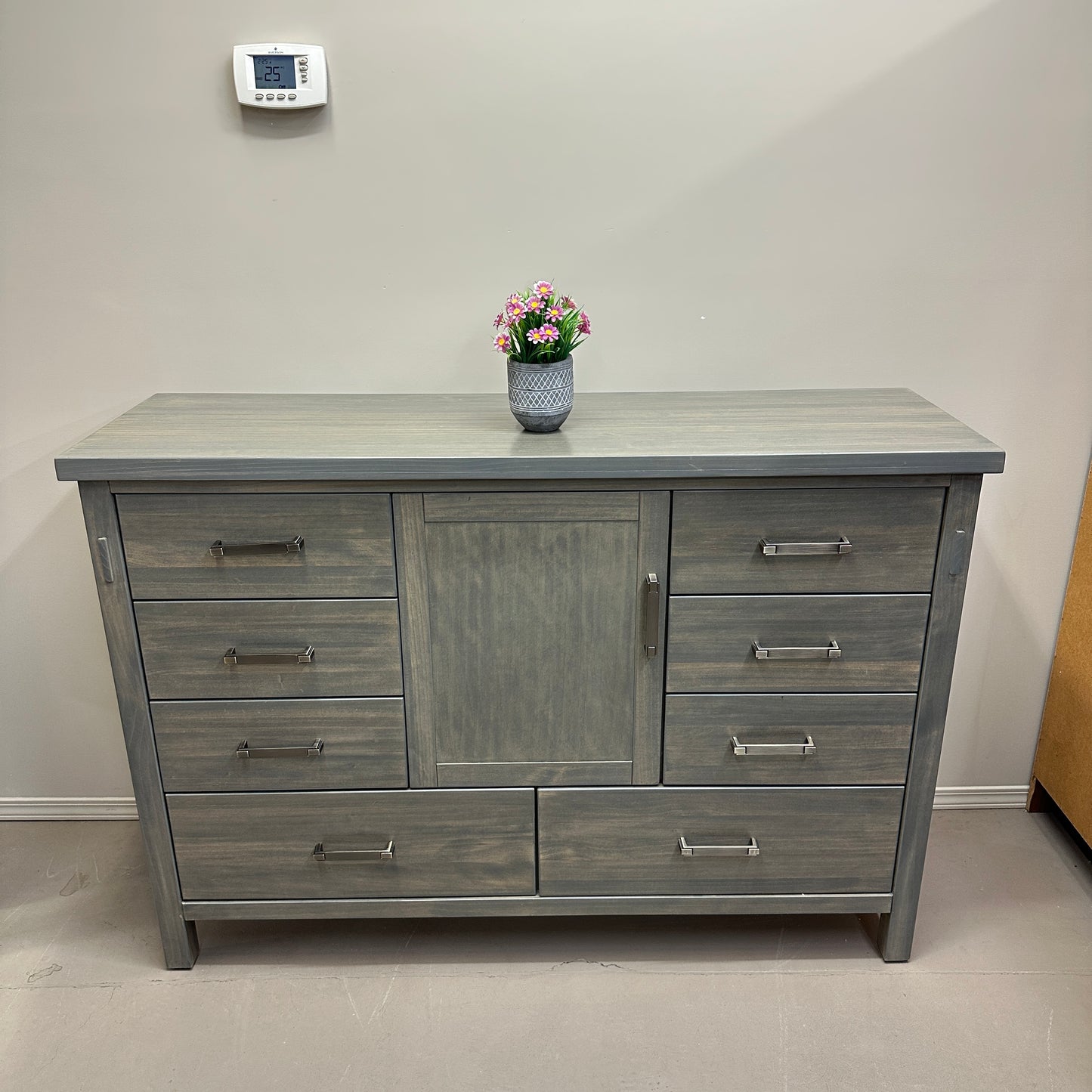 Mako Hudson 8-Drawer Dresser