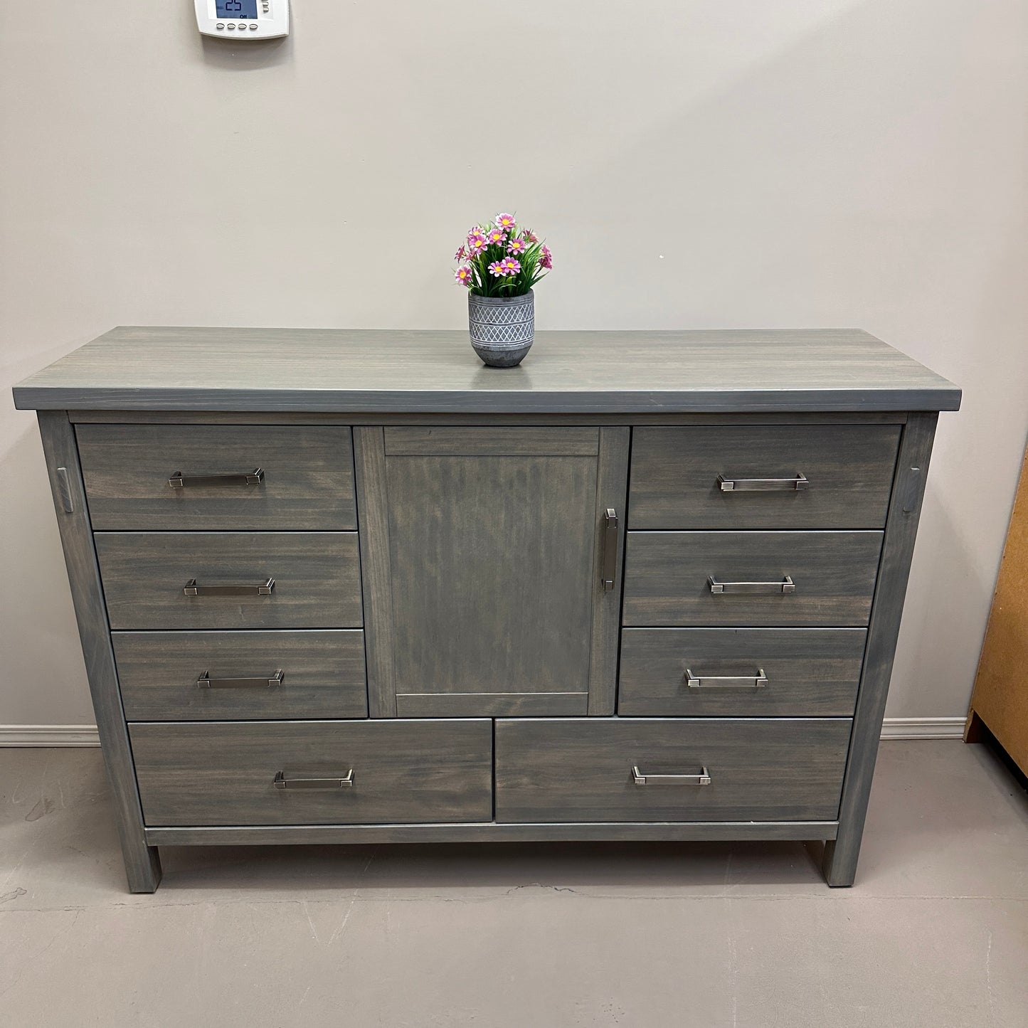 Mako Hudson 8-Drawer Dresser