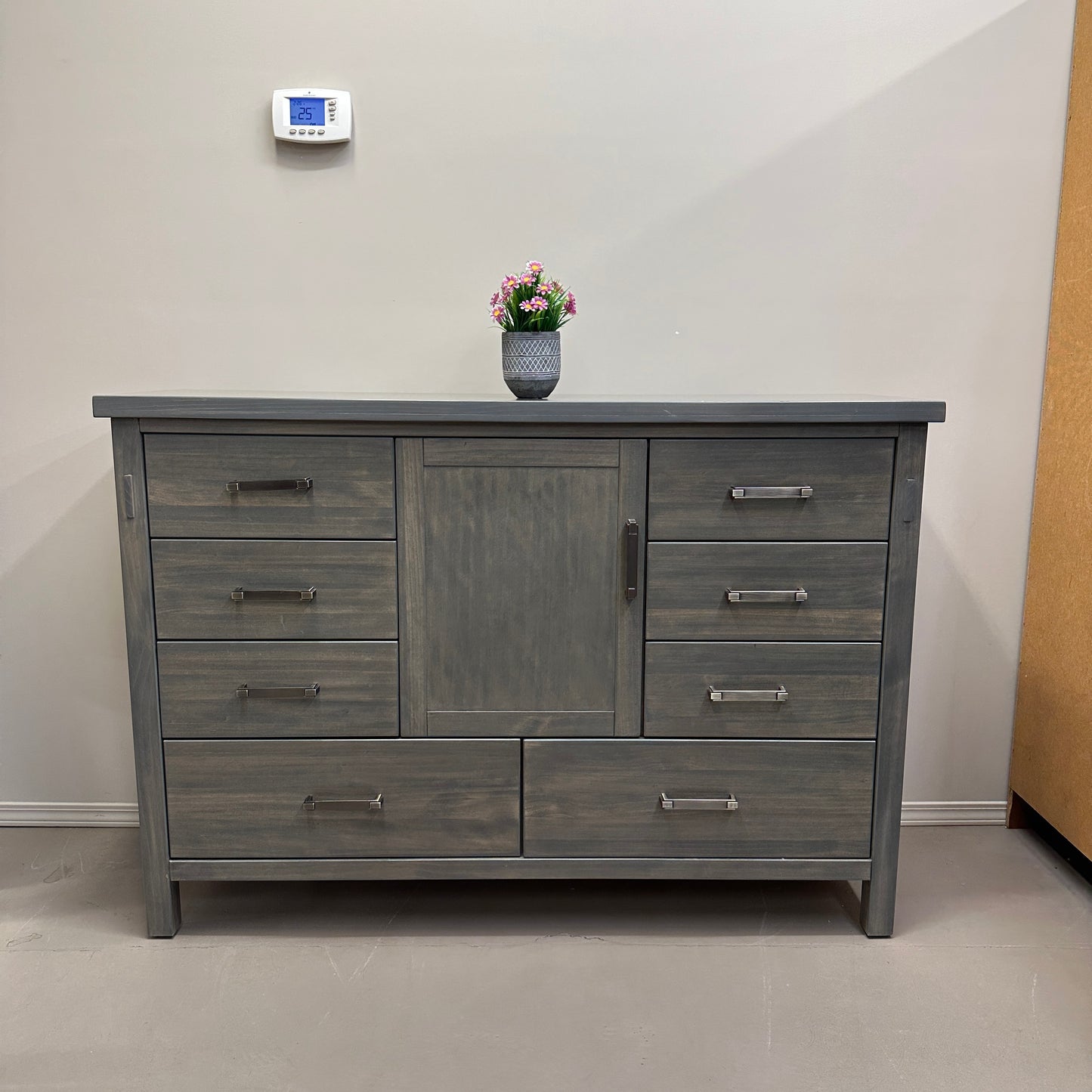 Mako Hudson 8-Drawer Dresser
