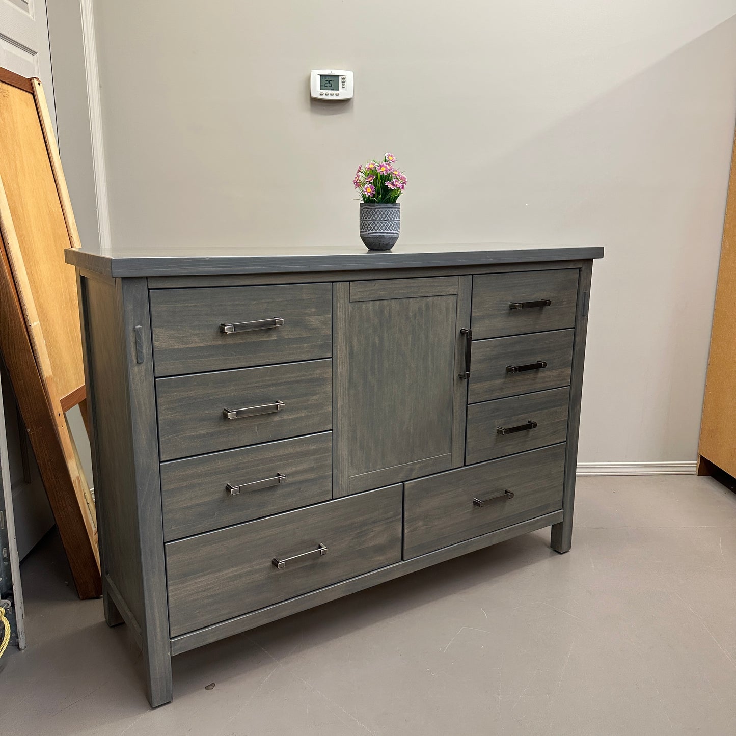 Mako Hudson 8-Drawer Dresser