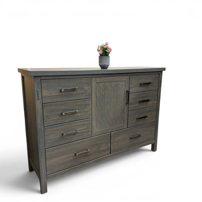 Mako Hudson 8-Drawer Dresser