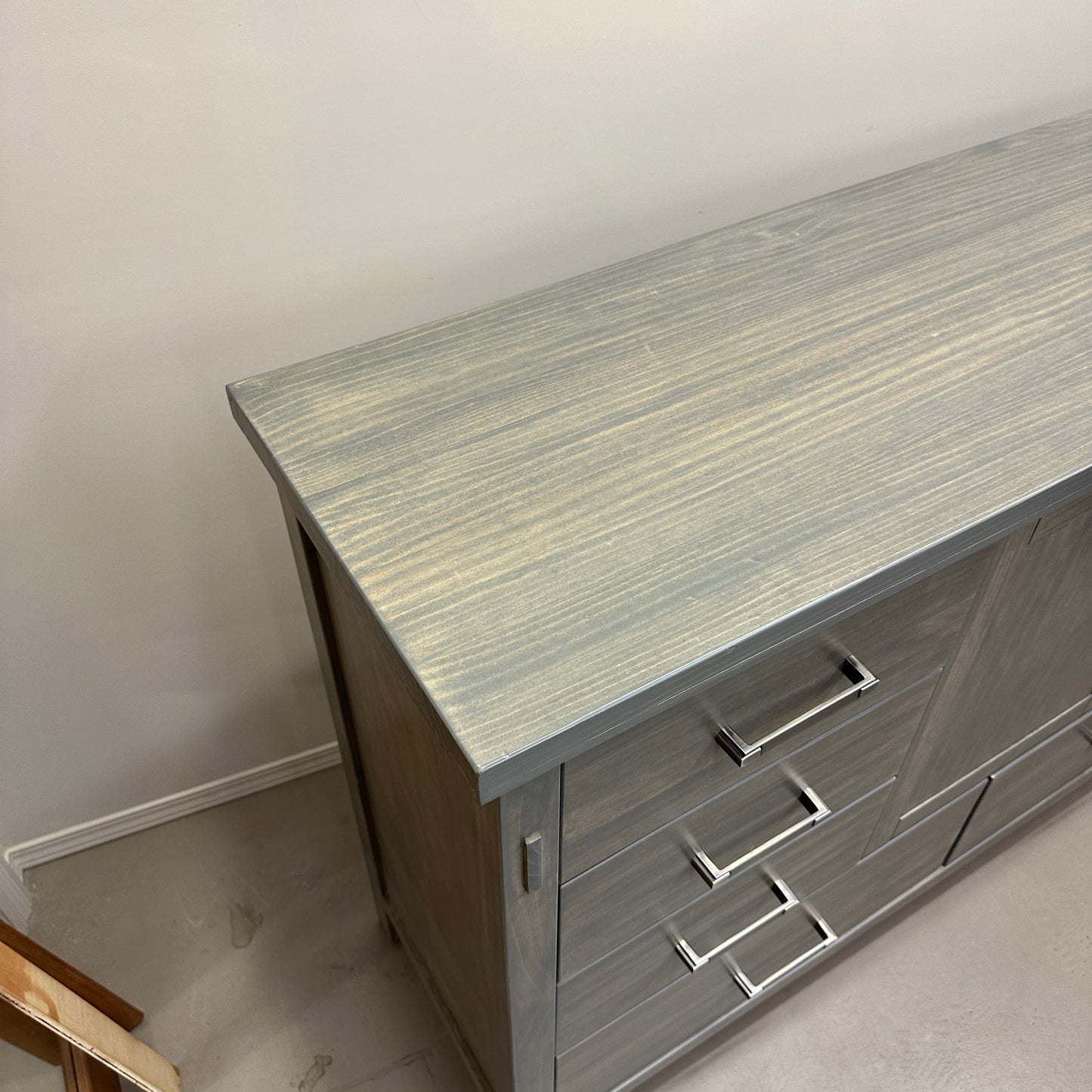 Mako Hudson 8-Drawer Dresser