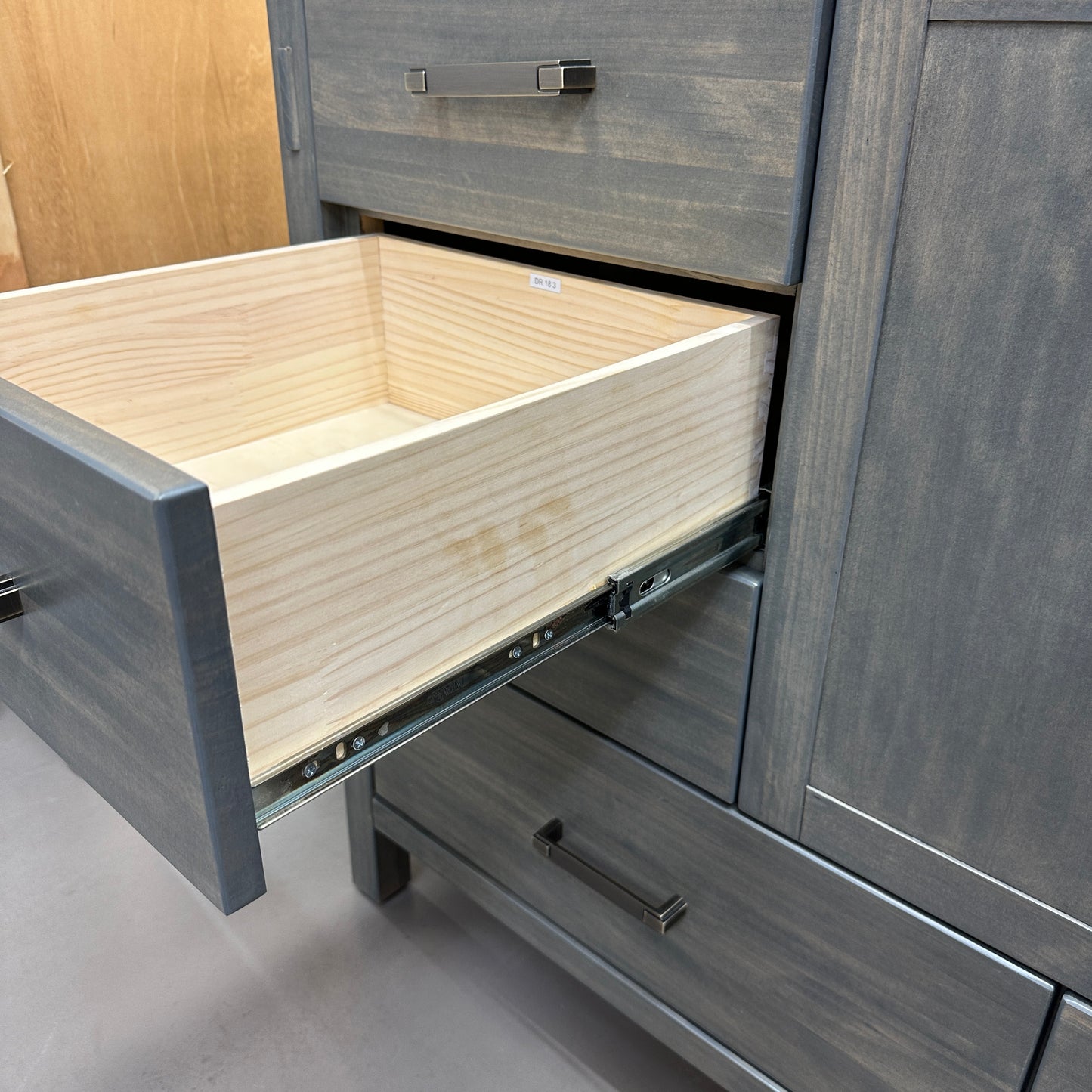 Mako Hudson 8-Drawer Dresser