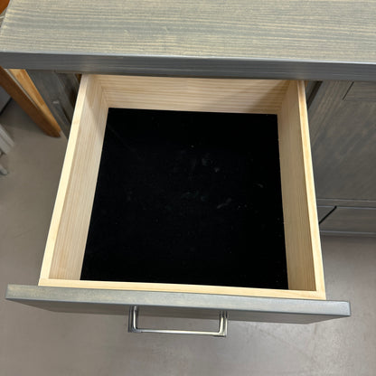 Mako Hudson 8-Drawer Dresser