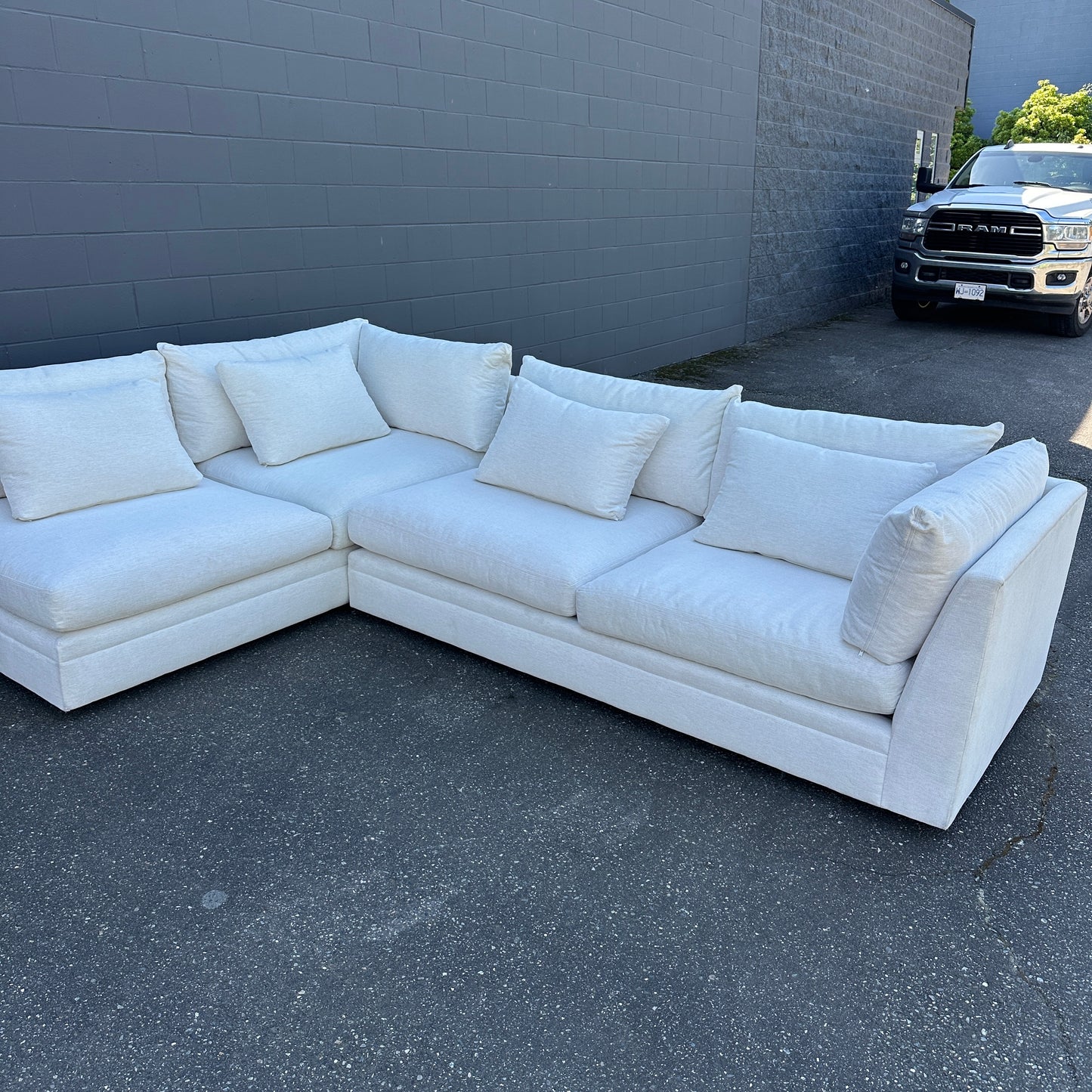 Muse & Merchant Bradford Sectional