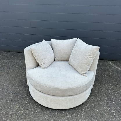 JL Roundabout Cuddle Swivel Chair