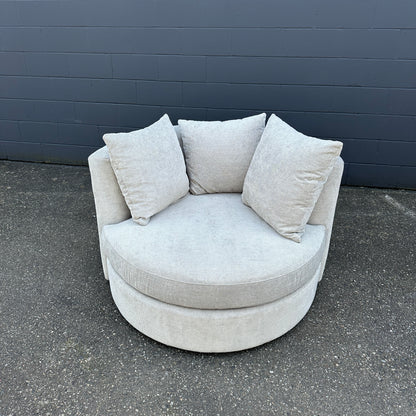 JL Roundabout Cuddle Swivel Chair