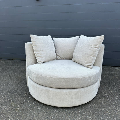 JL Roundabout Cuddle Swivel Chair