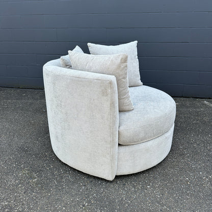 JL Roundabout Cuddle Swivel Chair