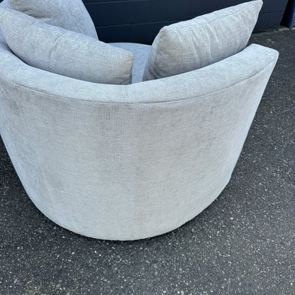 JL Roundabout Cuddle Swivel Chair