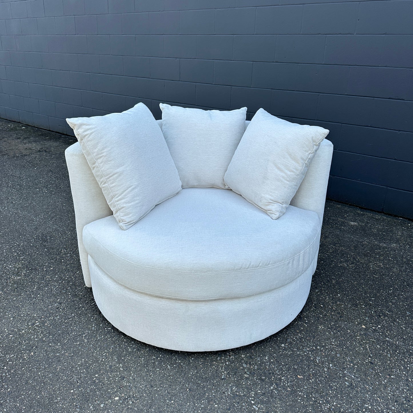 JL Roundabout Cuddle Swivel Chair - Merit Snow
